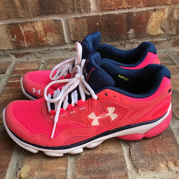 hot pink under armour shoes